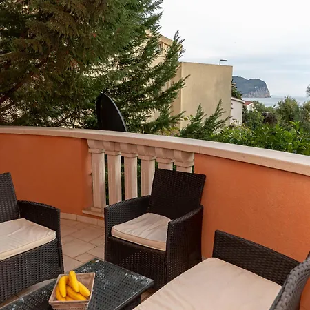 Qservice Petrovac Apartment Budva